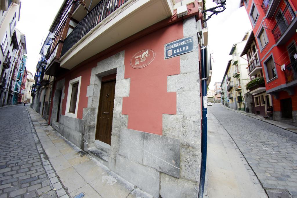 Andra Mari Apartamentu Turistikoak Bermeo Cameră foto